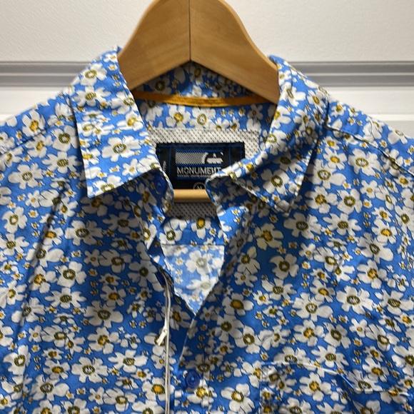 🆕Flower shirt - Picture 2 of 3